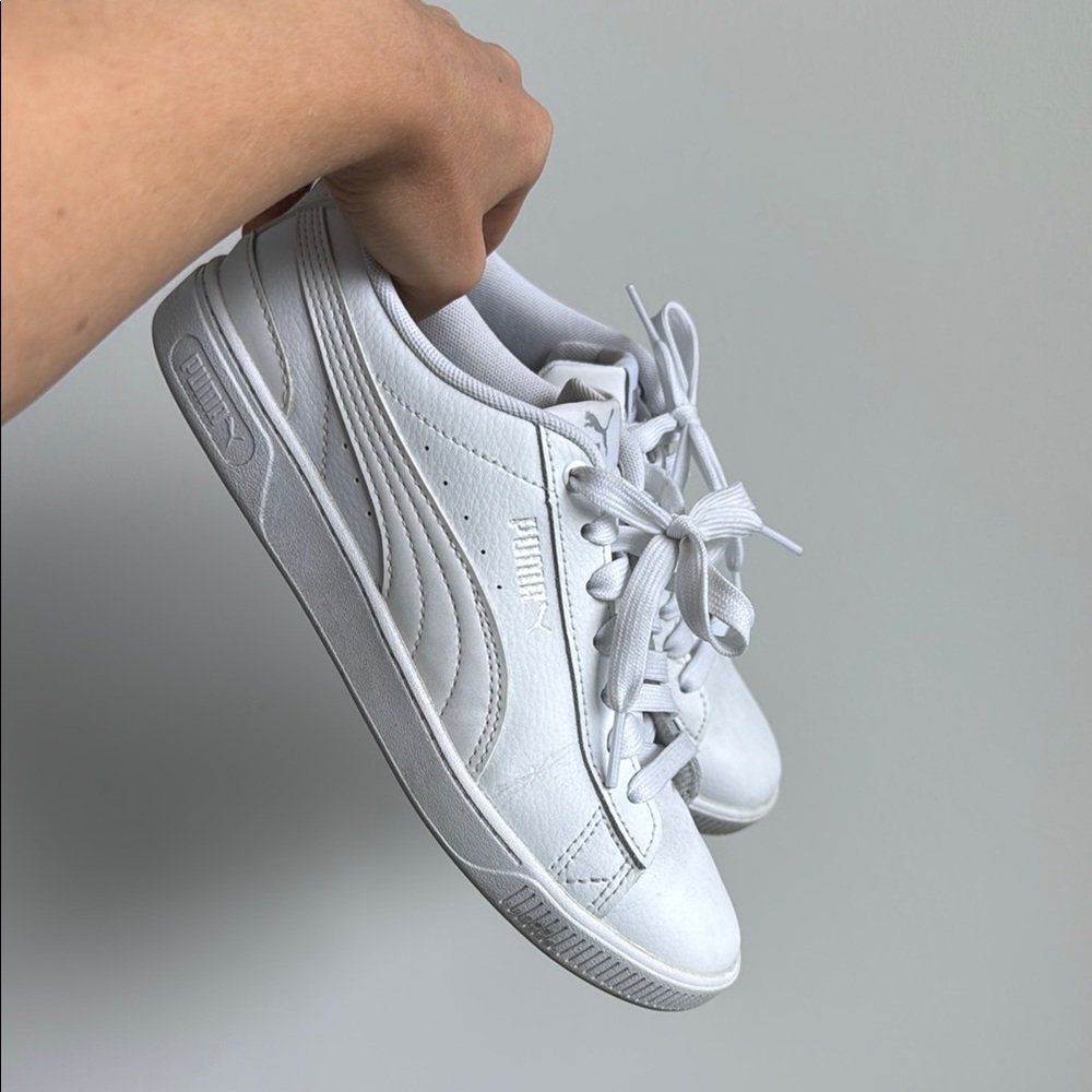 Puma Women's White Sneakers 6